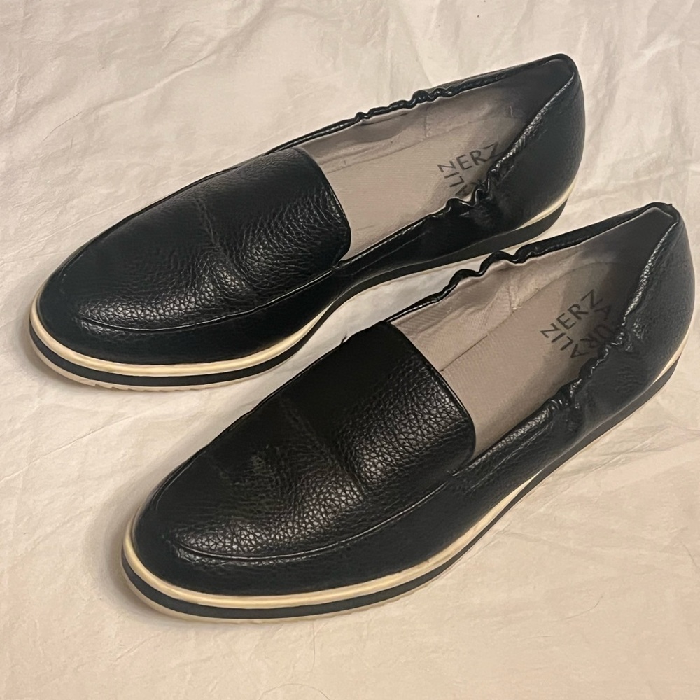 Naturalizer Black Flats Raina